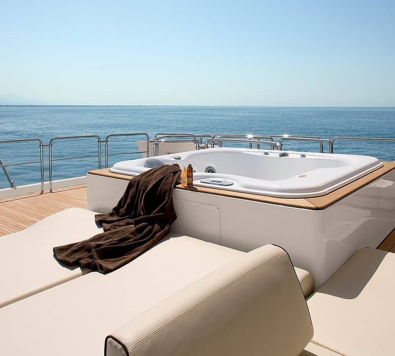 Built-in top-deck jacuzzi hot tub on ANDREIKA, the 95ft Azimut yacht charter in Cabo